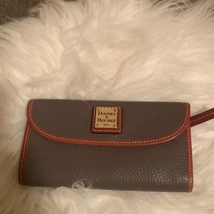 Dooney & Bourke wallet
